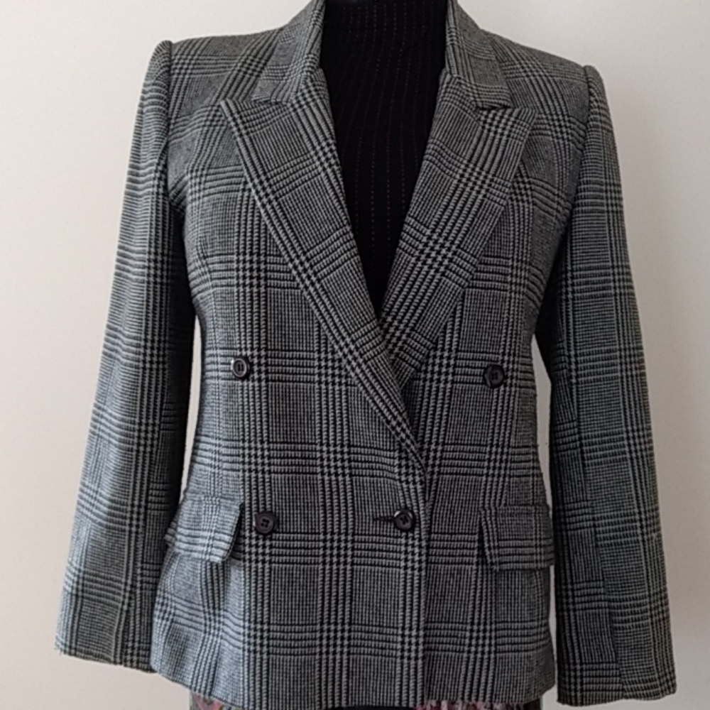 Black and white petite Blazer